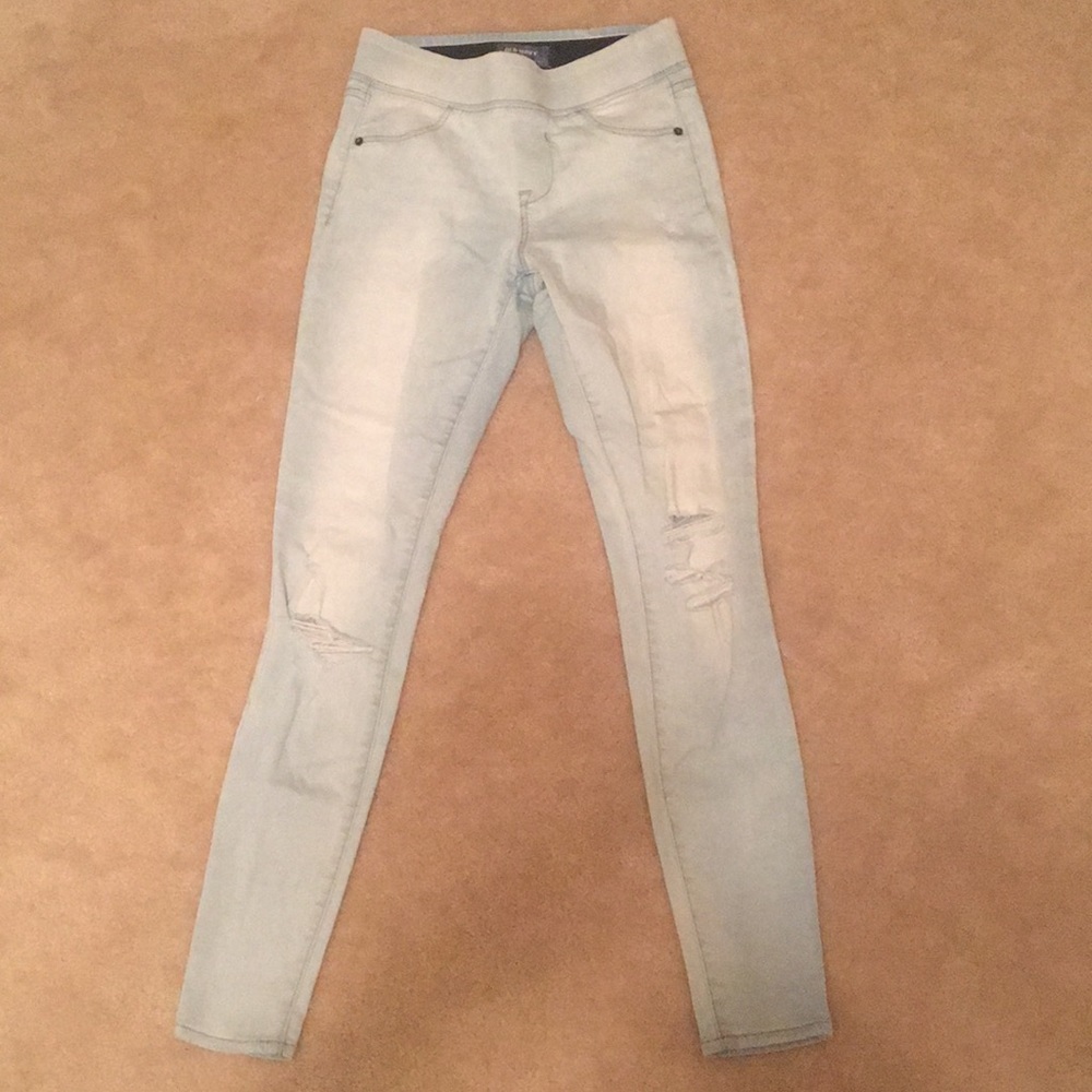 💙Light-Washed Jeans💙